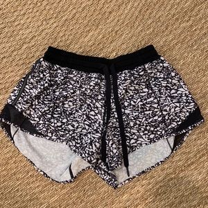 Lululemon Hotty Hot Short